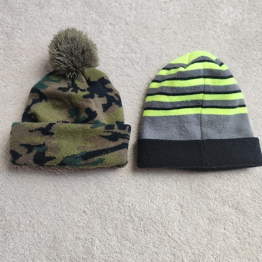 Nike Camo and Striped Beanie Winter Hat Set. Kids